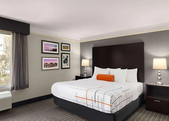 La Quinta By Wyndham Santa Clarita - Valencia