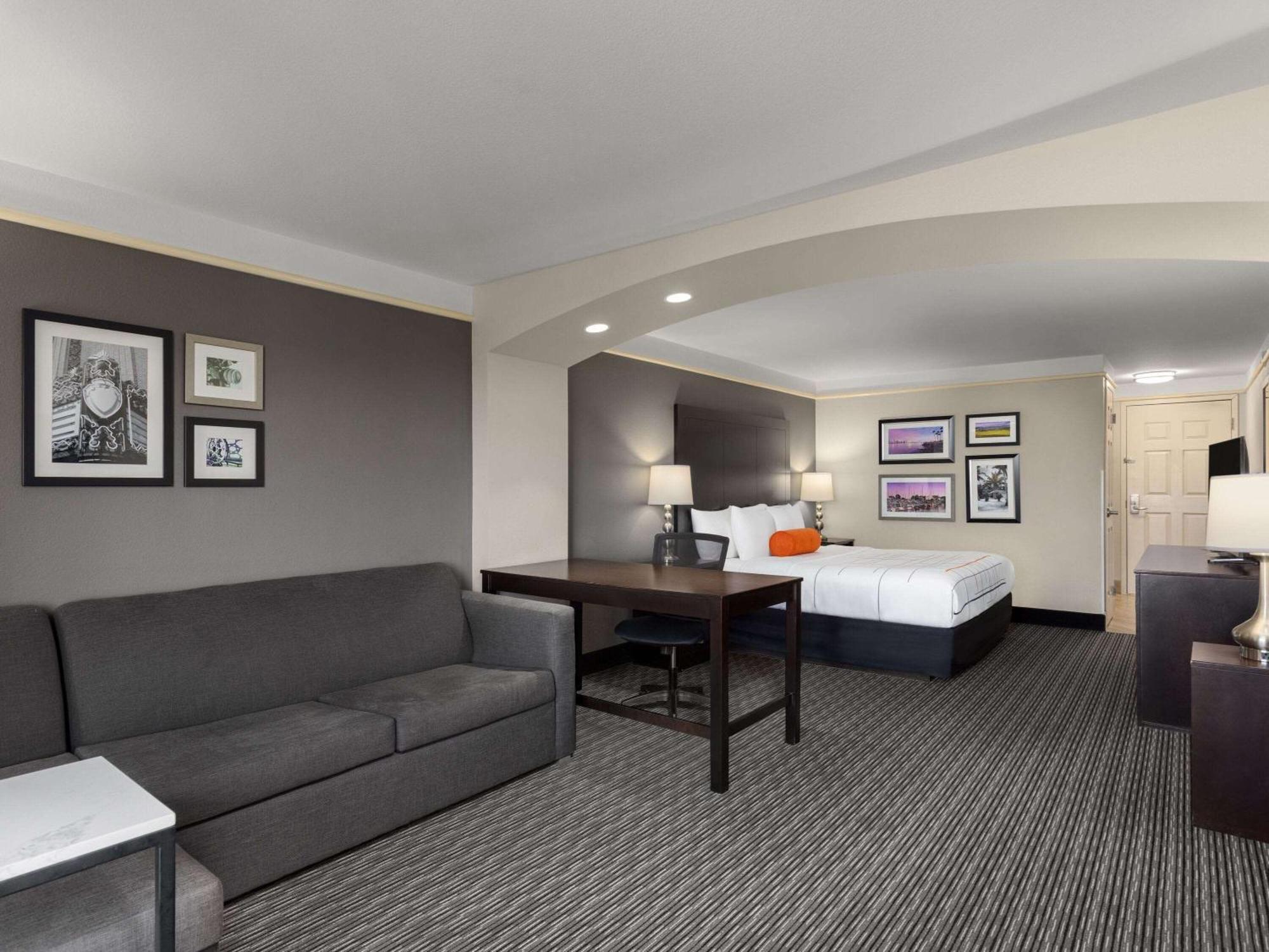 La Quinta By Wyndham Santa Clarita - Valencia 3*