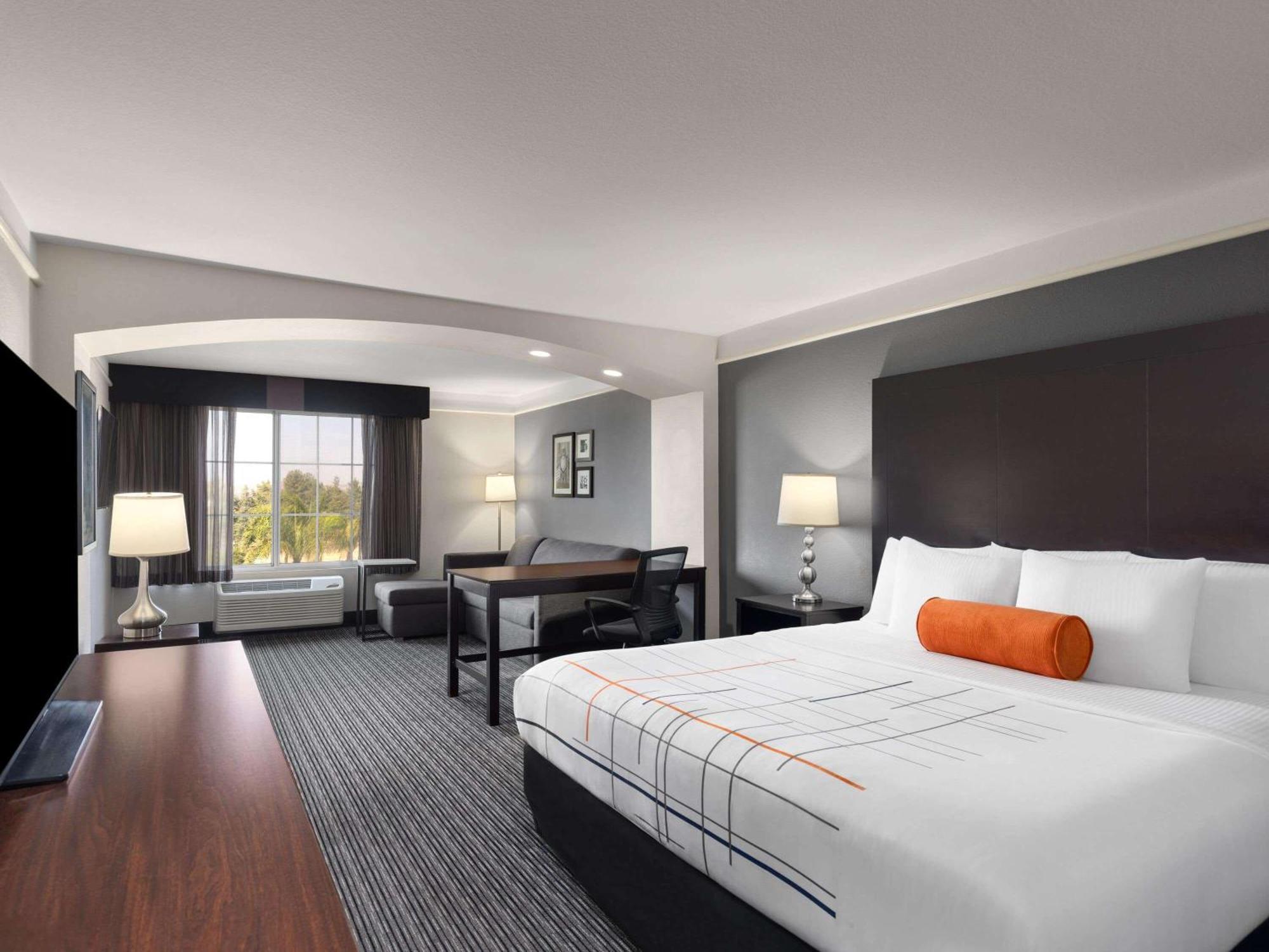 La Quinta By Wyndham Santa Clarita - Valencia Hotel