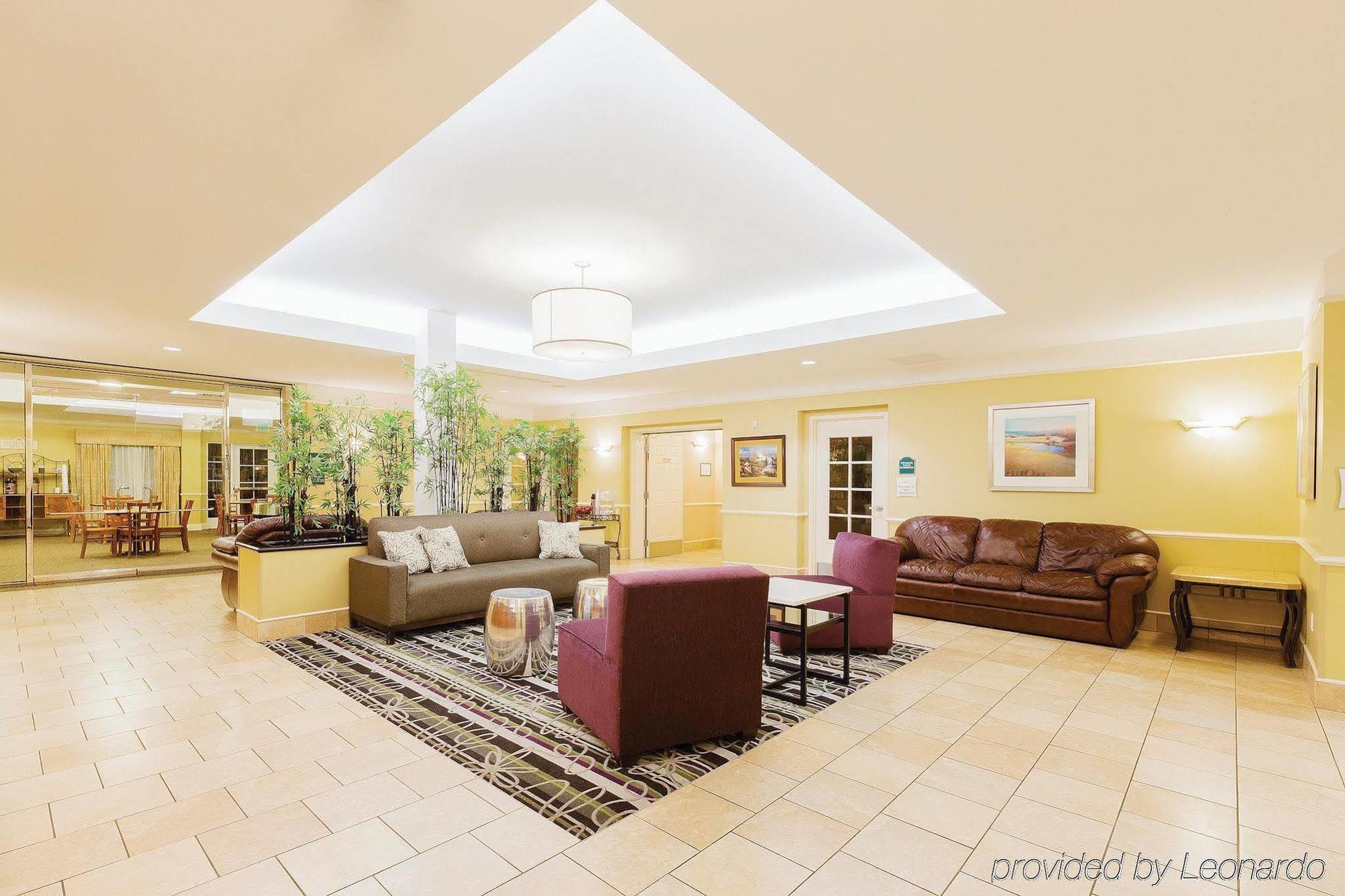 La Quinta By Wyndham Santa Clarita - Valencia Hotel